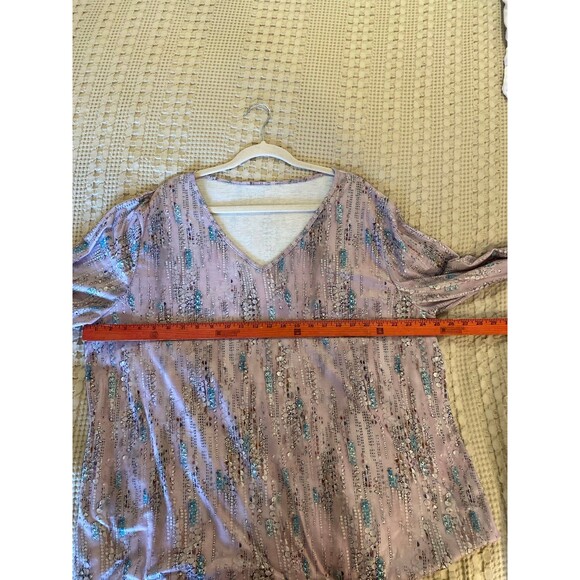 Women’s Blouse Plus Size 4X Top V Neck Purple Pattern Soft Fabric + Stretch - Picture 7 of 9